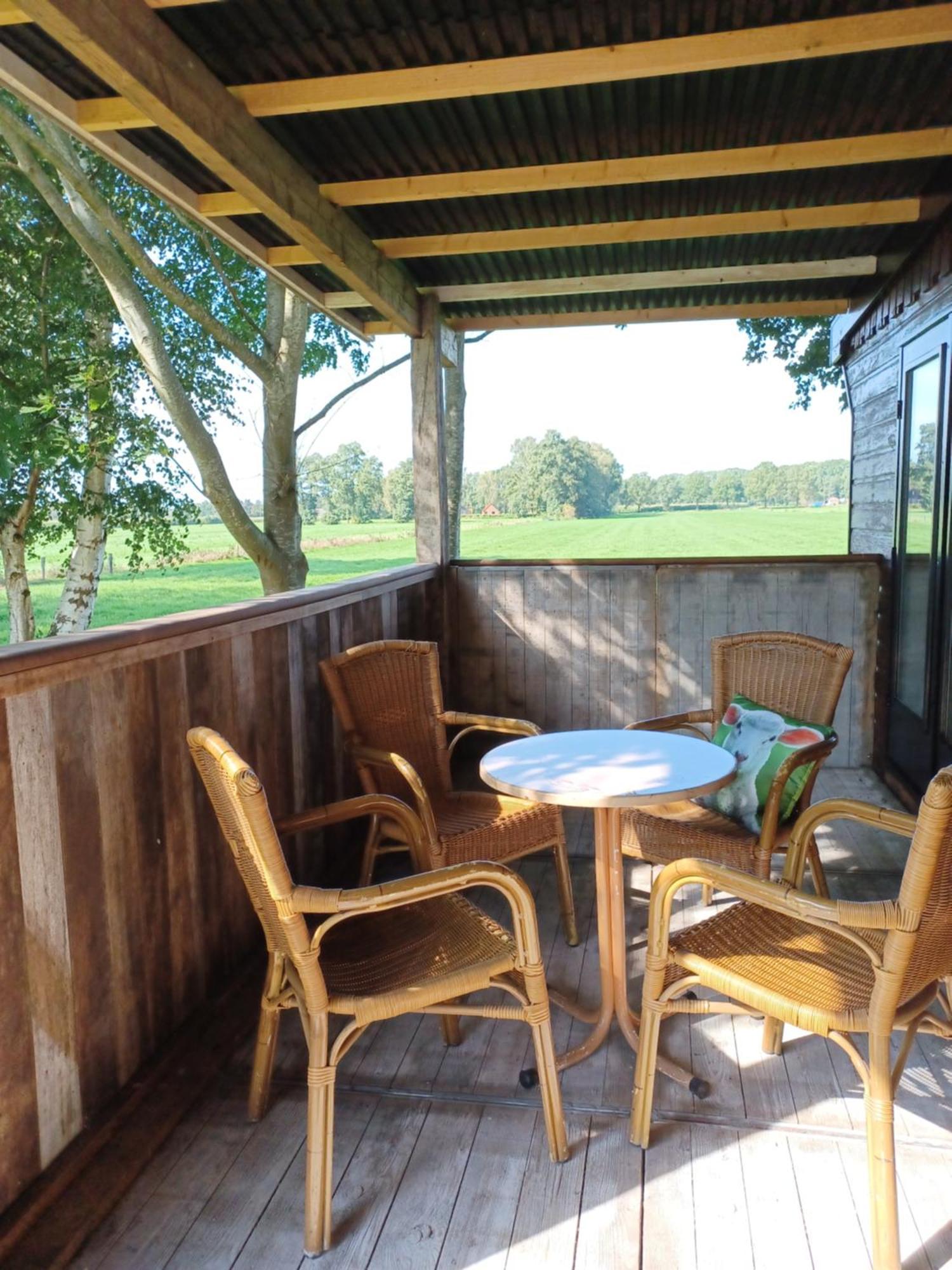 Pak Oe Rust, Bij Stacaravan Busscher Campsite *